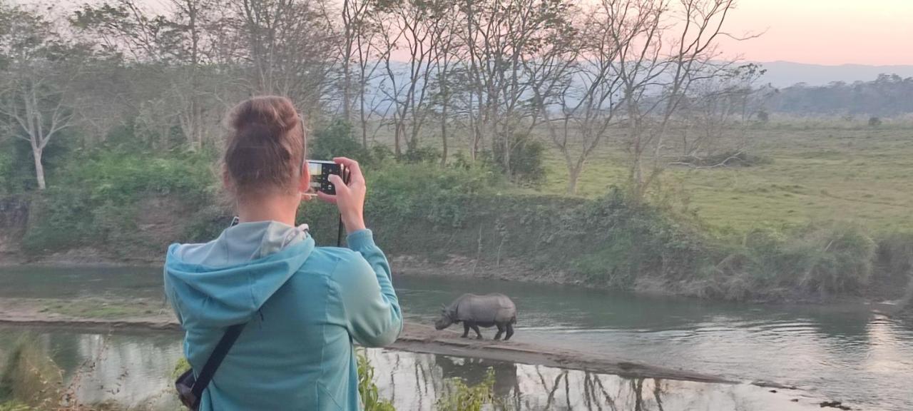 Hotel Rhino Land, Саураха Экстерьер фото